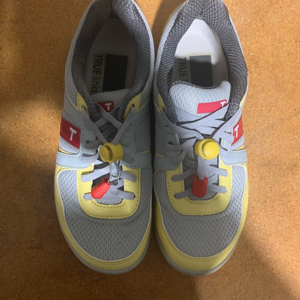 Women’s True Linkswear golf shoes! Size 6.5